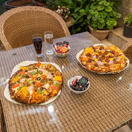 Stayvista At Floradale W Jacuzzi & Wood-Fire Pizza Kasauli Luaran gambar